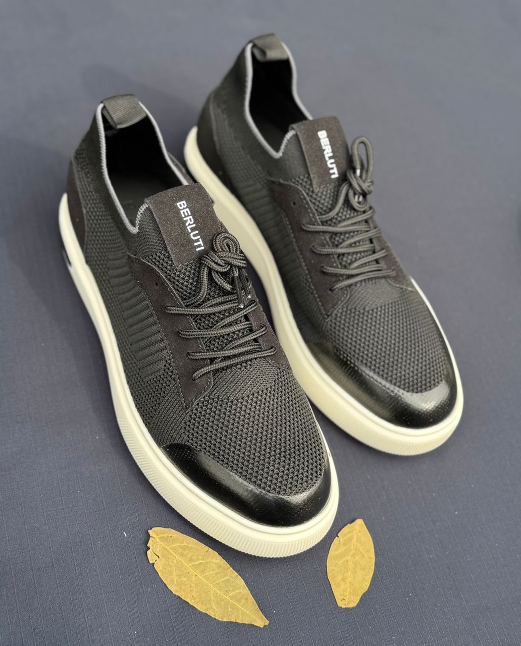 Baskets Homme Élégantes & Confortables – Style Moderne gris foncé