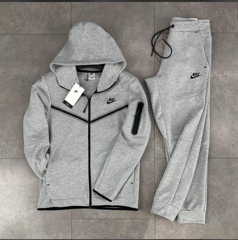 ENSEMBLE NIKE TECH
