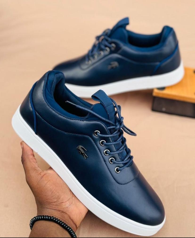 chaussure classe  de marque lacoste