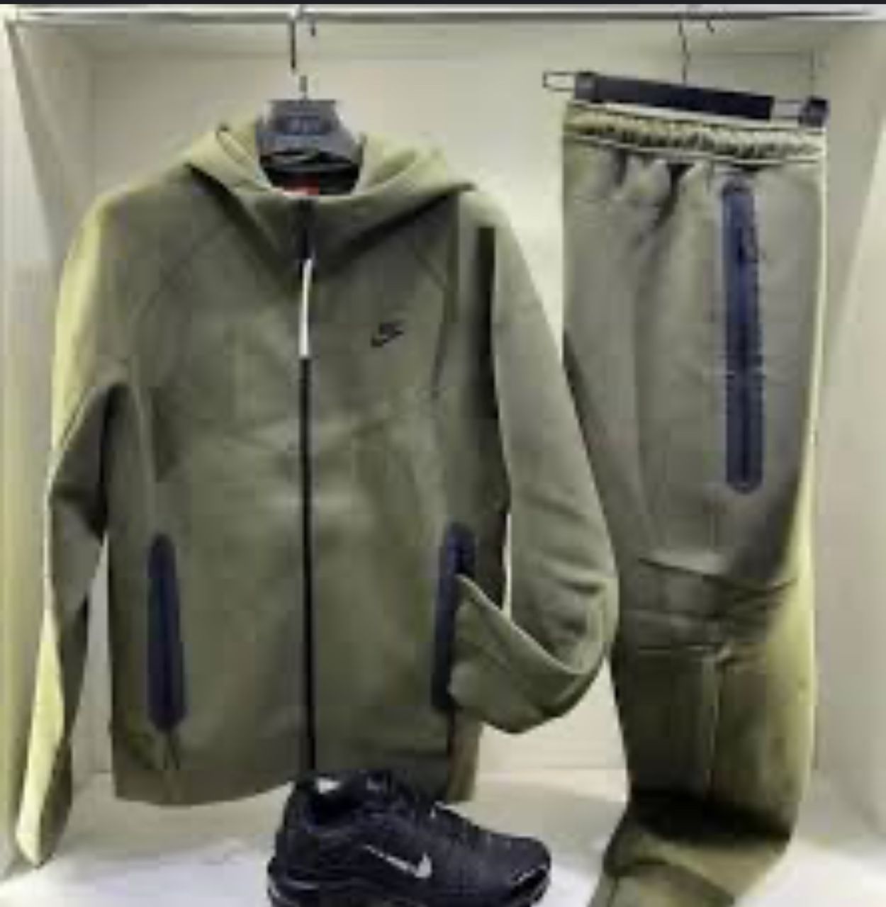 ENSEMBLE NIKE TECH