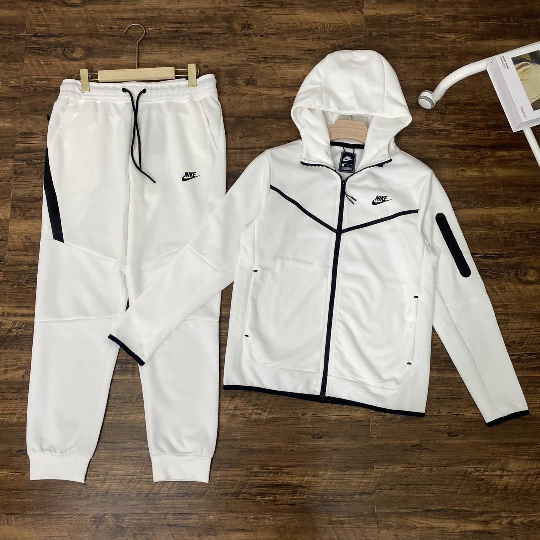 ENSEMBLE NIKE TECH