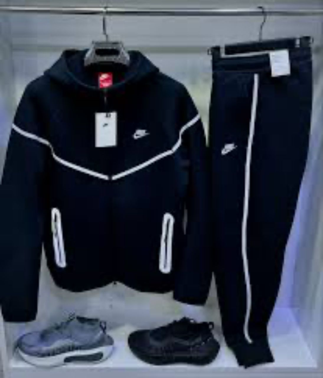ENSEMBLE NIKE TECH