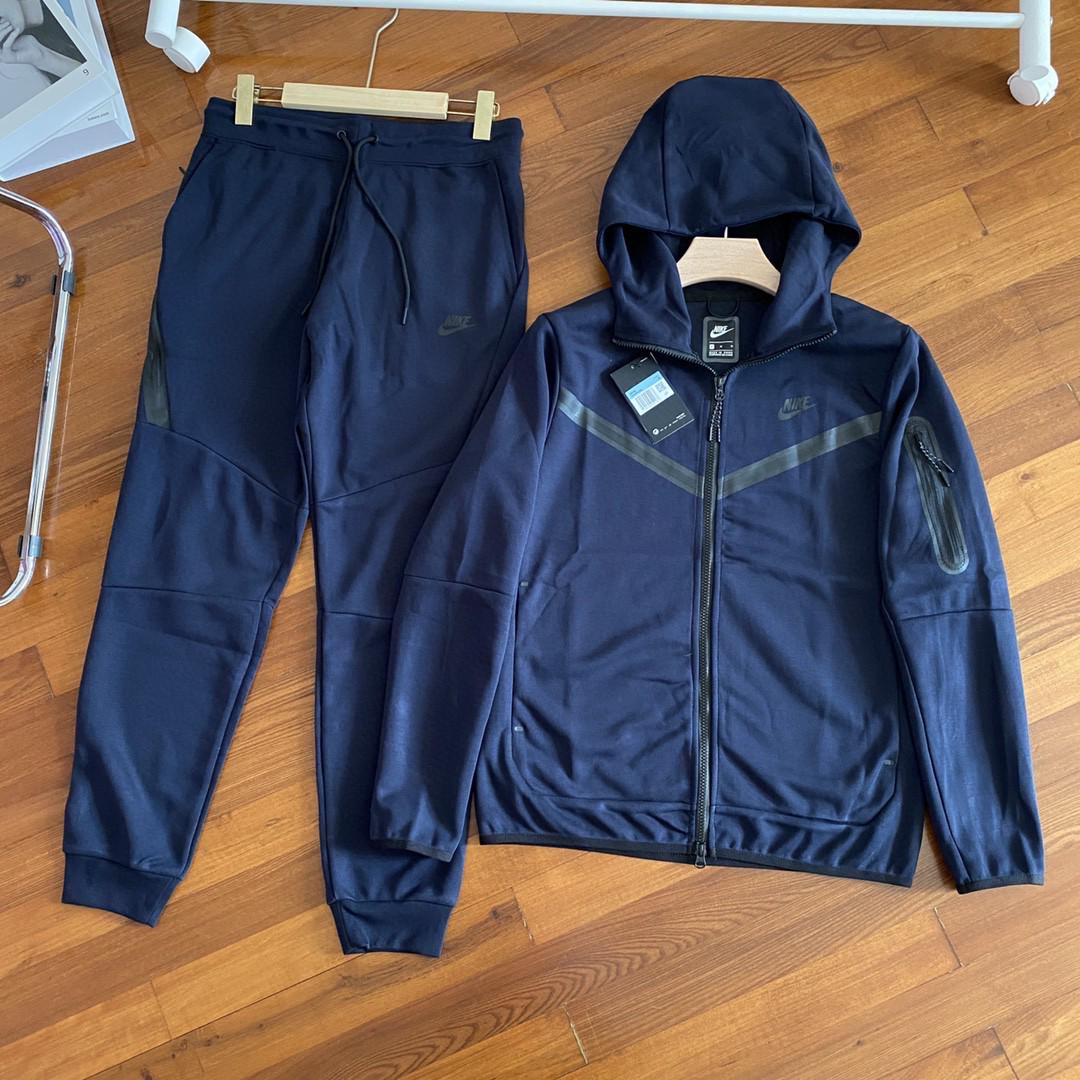 ENSEMBLE NIKE TECH