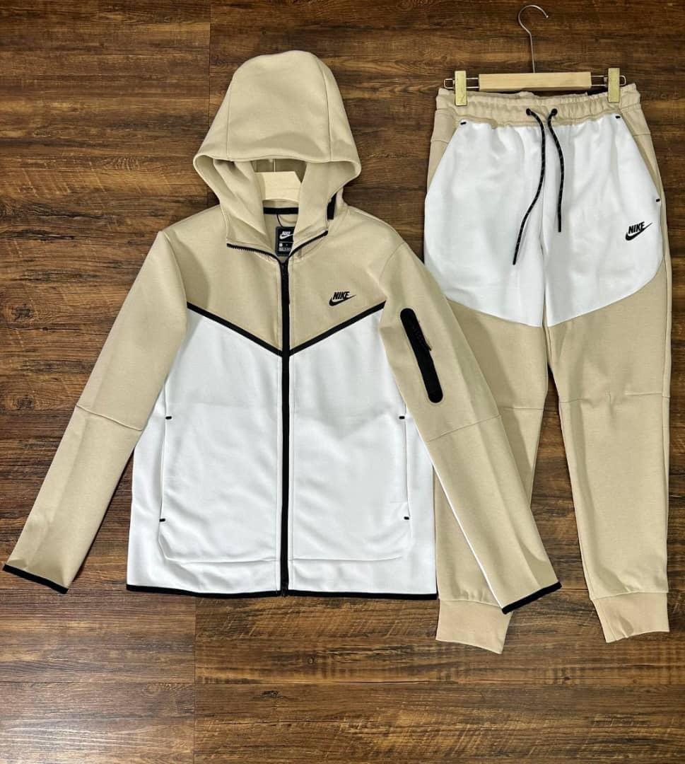 ENSEMBLE NIKE TECH