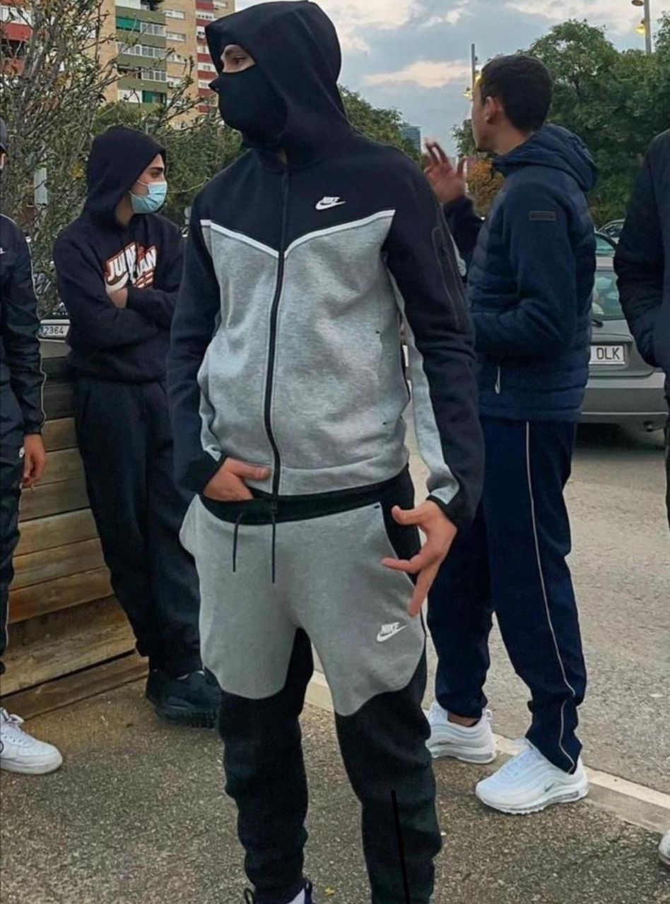 ENSEMBLE NIKE TECH